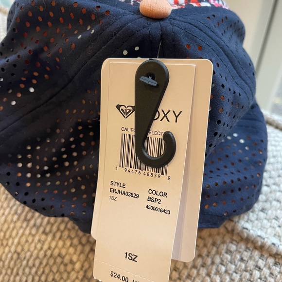 Roxy hat - Picture 4 of 4